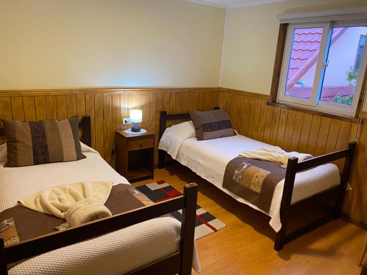 Hostal America En Puerto Natales Bagian luar foto