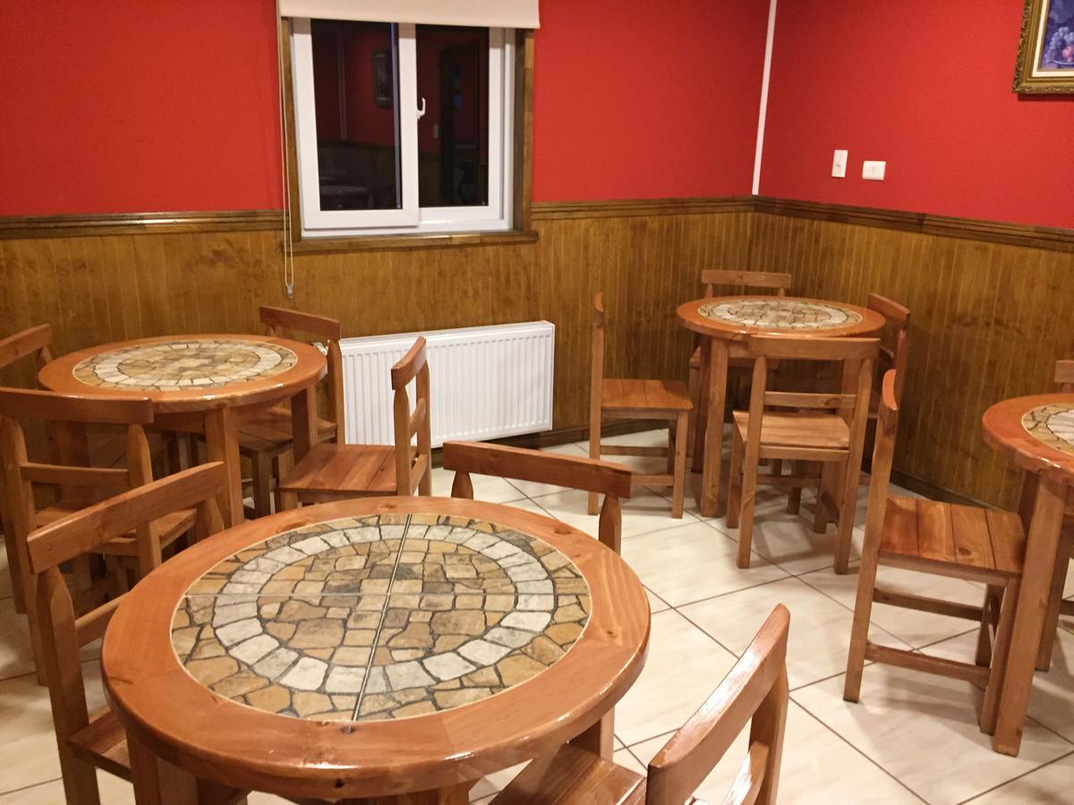 Hostal America En Puerto Natales Bagian luar foto
