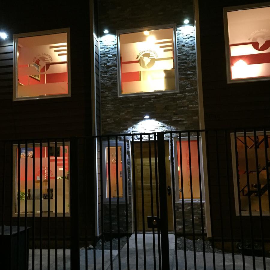 Hostal America En Puerto Natales Bagian luar foto