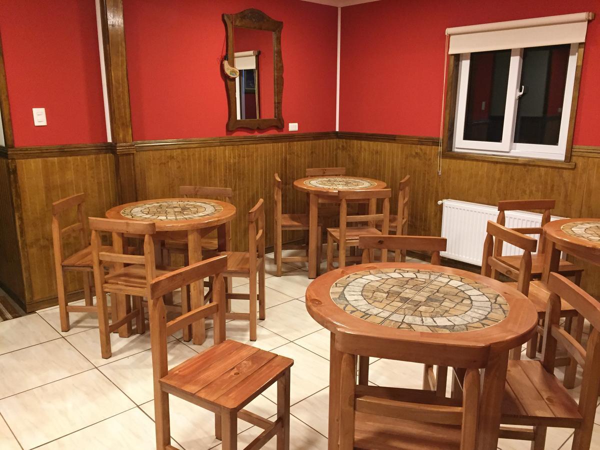 Hostal America En Puerto Natales Bagian luar foto