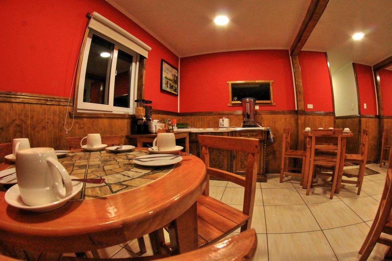 Hostal America En Puerto Natales Bagian luar foto