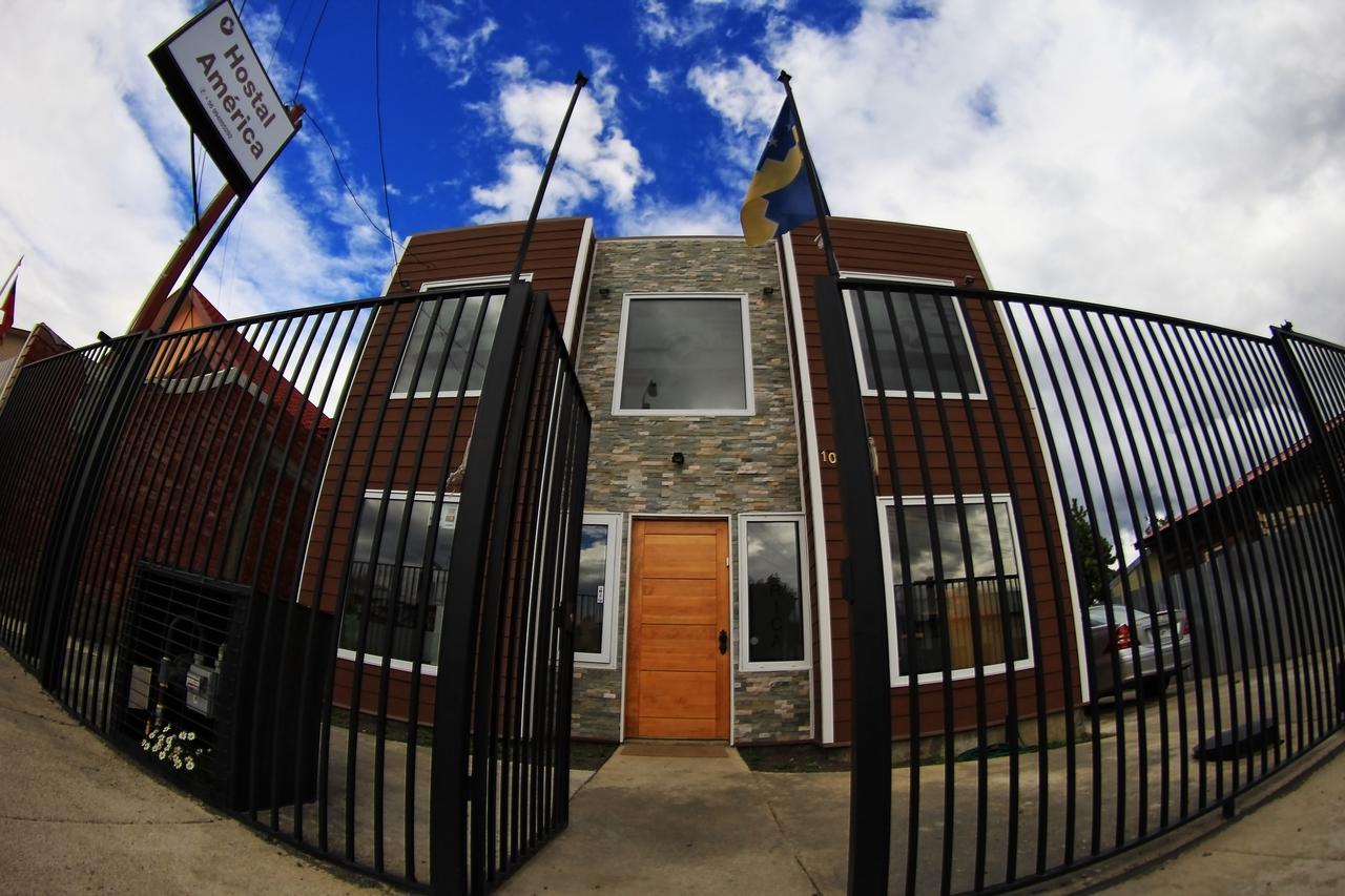 Hostal America En Puerto Natales Bagian luar foto