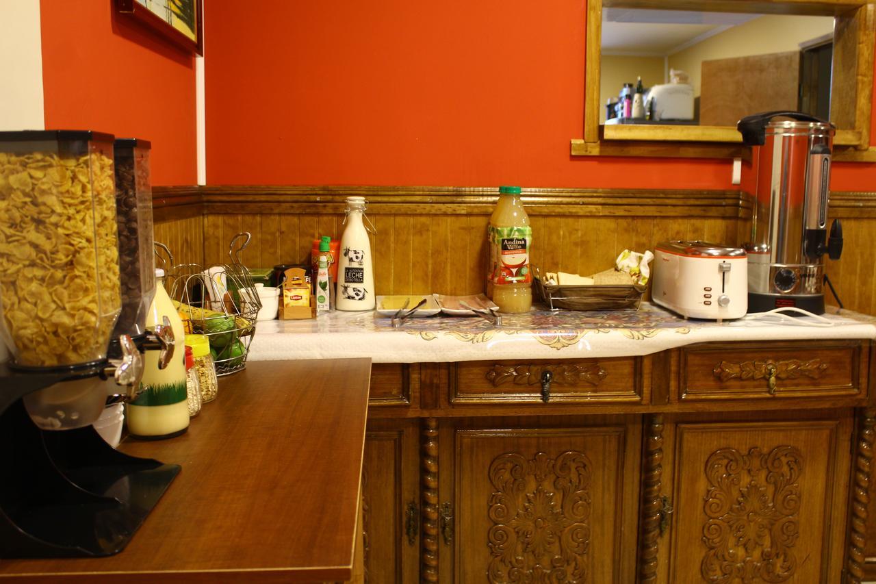 Hostal America En Puerto Natales Bagian luar foto